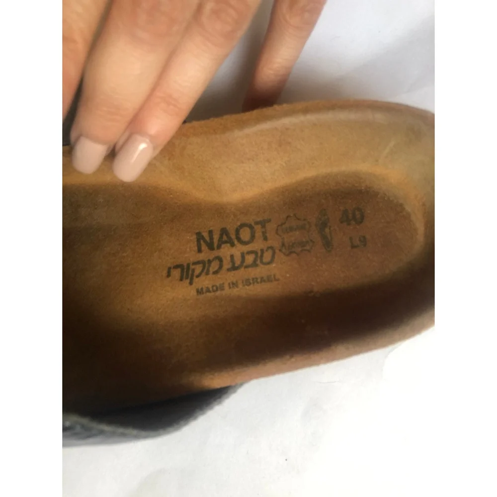 Naot Women’s slide sandals size 40 double strap